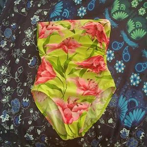 🌈💐Vintage 70s-80s One Piece Floral Swimsuit💐🌈